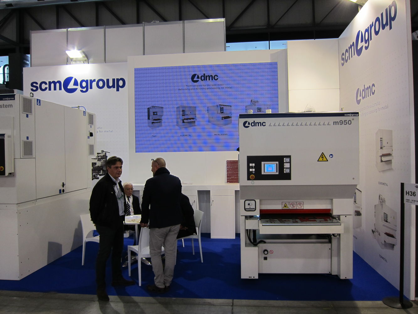 Visitatori da tutto il mondo allo stand DMC alla fiera Emo 2015