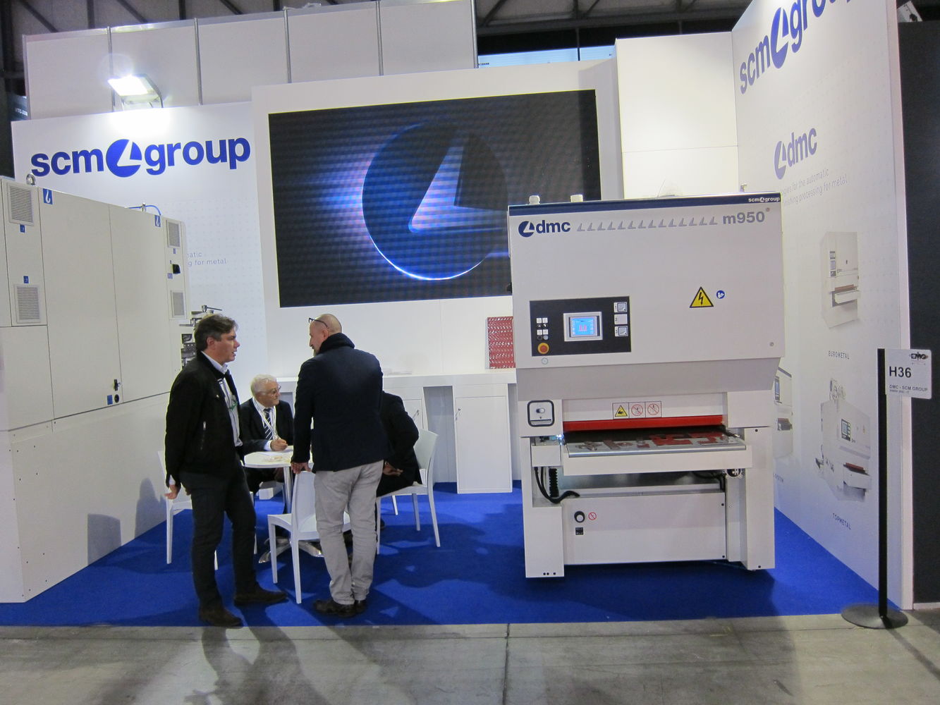 Visitatori da tutto il mondo allo stand DMC alla fiera Emo 2015