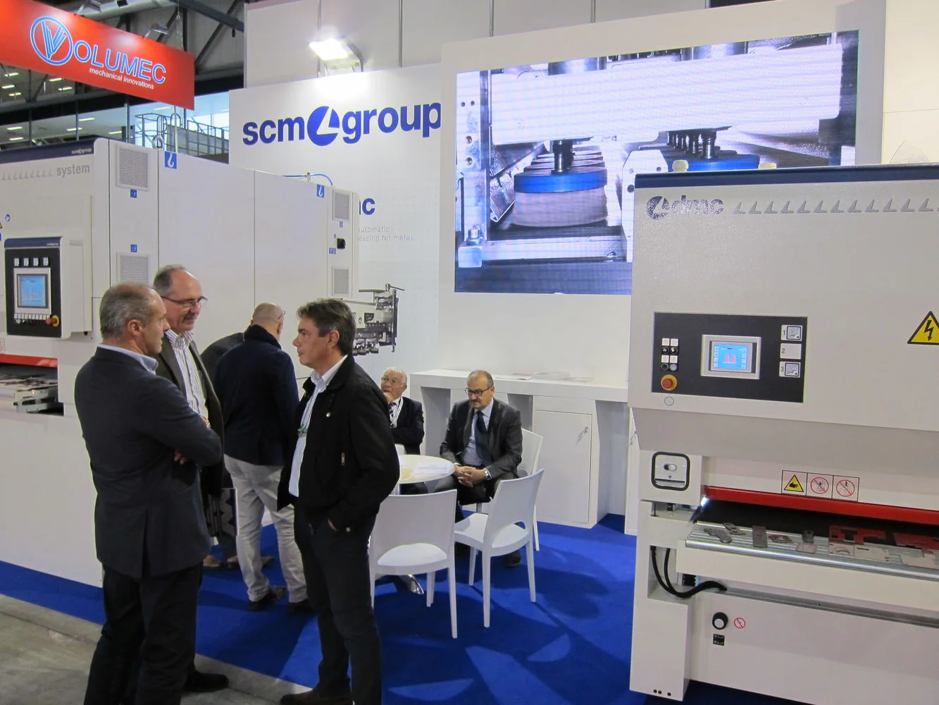 Visitatori da tutto il mondo allo stand DMC alla fiera Emo 2015