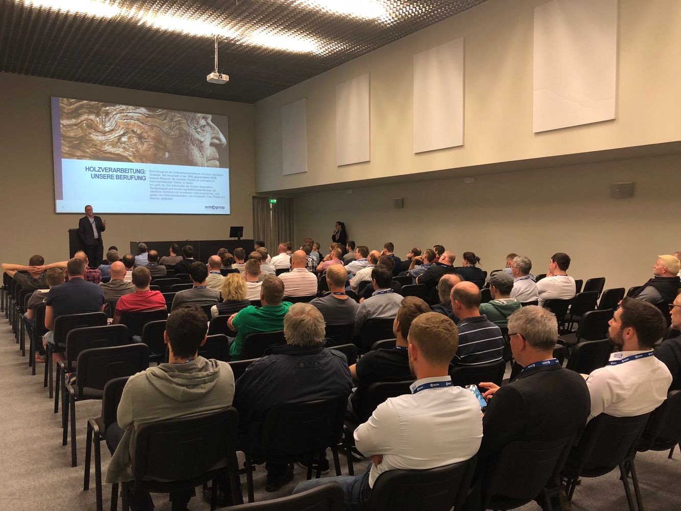 SCM热情接待来自世界各地的客户代表团