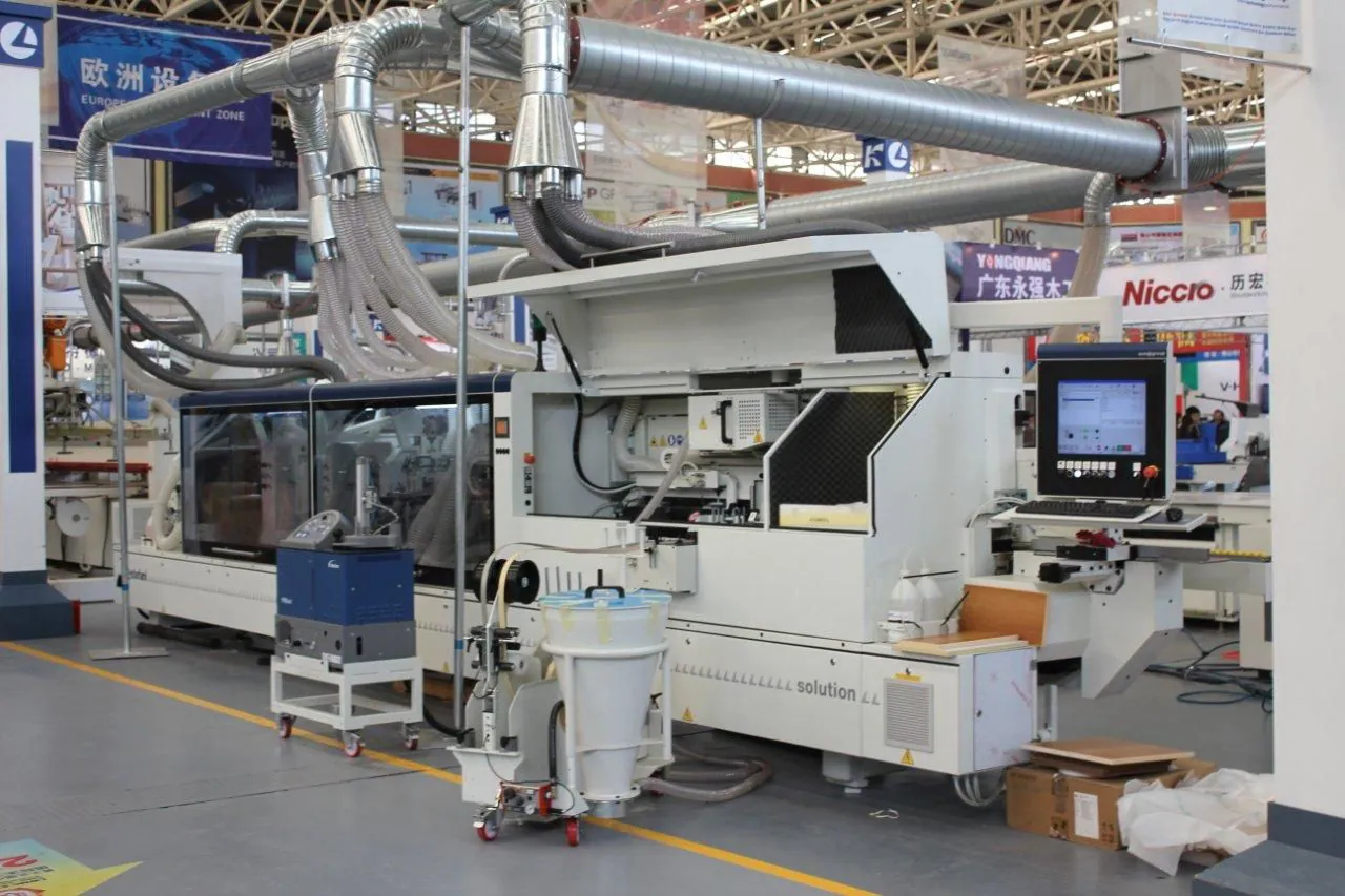 Internazionale della Macchine per la lavorazione del Legno Lunjiao (Cina) 2013