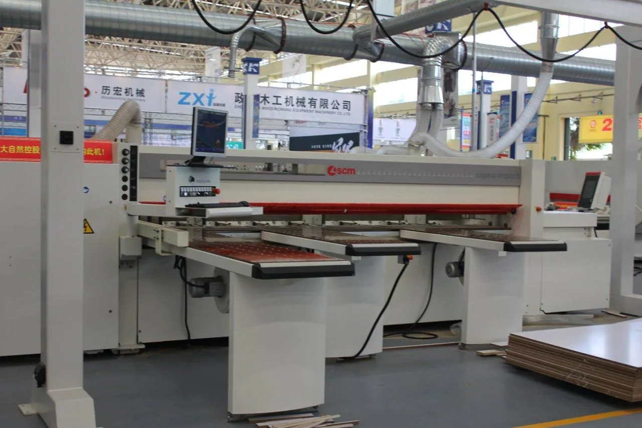 Internazionale della Macchine per la lavorazione del Legno Lunjiao (Cina) 2013