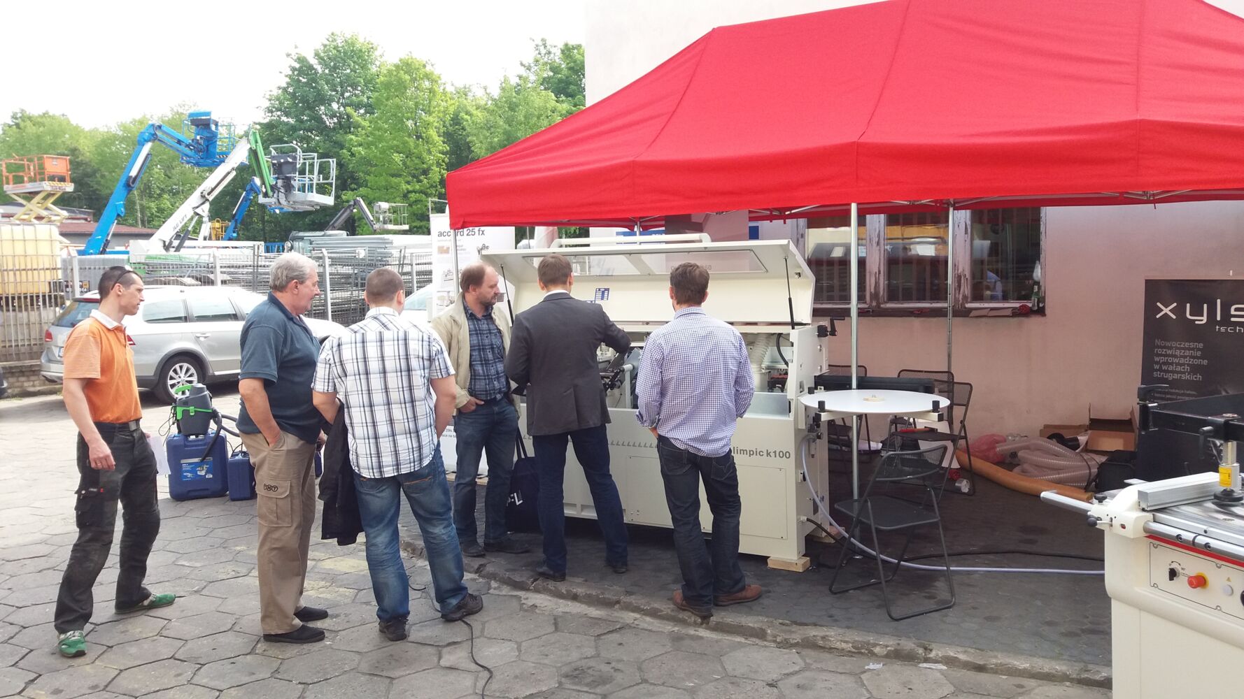 Pokazy maszyn w hurtowni Drewno w Łodzi