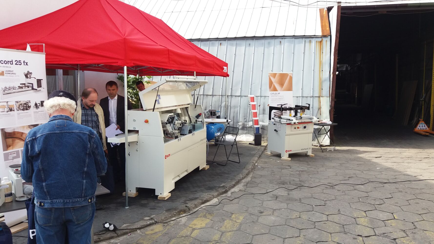 Pokazy maszyn w hurtowni Drewno w Łodzi