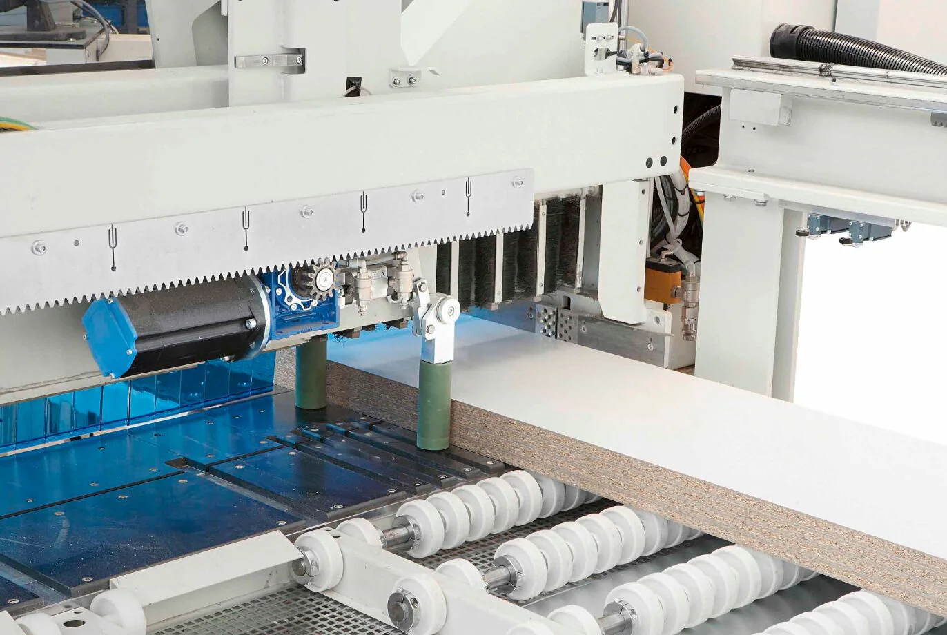 Bardzo zaawansowana seria maszyn do rozkroju płyt Gabbiani g3/gt3